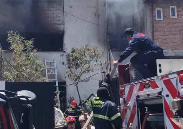 Incendio cobra la vida de dos hombres y un perro en Coyoacán