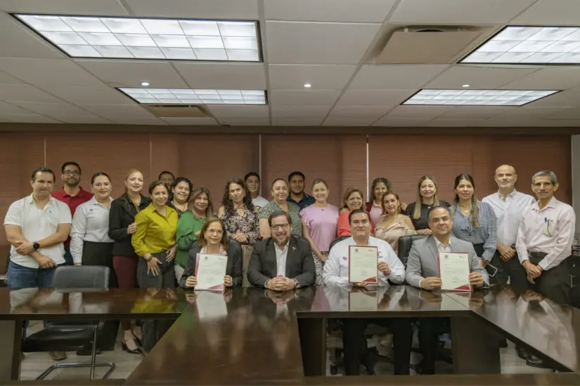 Funcionarios de la Secretaría de Educación en Tamaulipas. Foto: SET