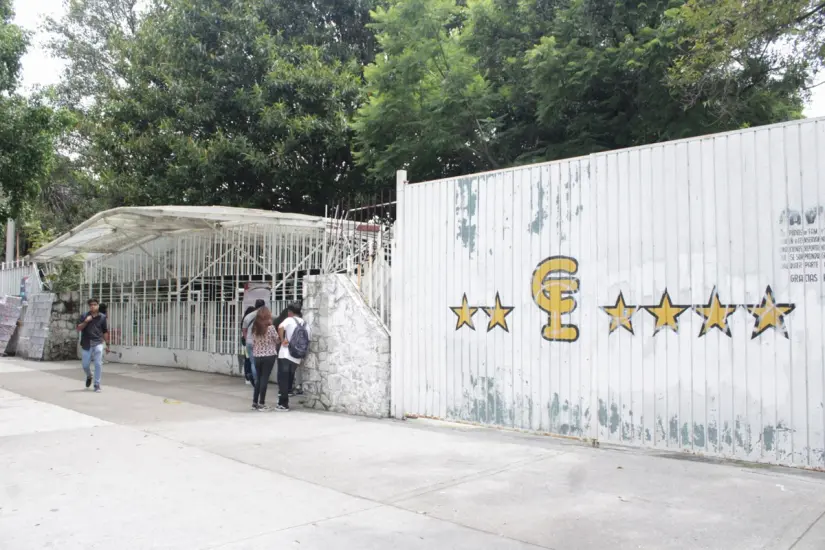 Exterior del Centro Escolar Niños Héroes de Chapultepec. Foto: Archivo Jafet Moz