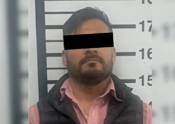 Detienen a hombre por presunto acoso a compañera en centro comercial de Santiago