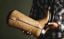 El truco más confiable para limpiar tus botas vaqueras en 5 minutos
