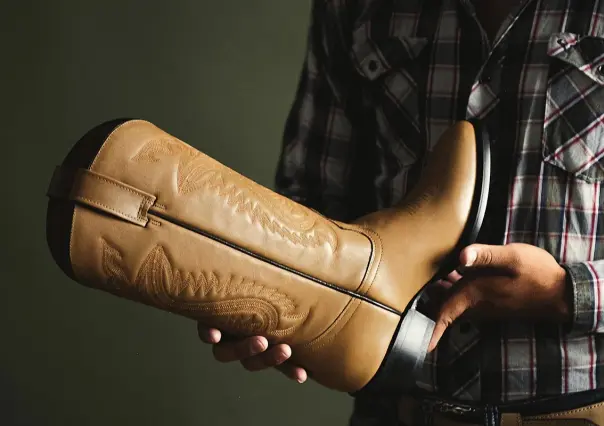 El truco más confiable para limpiar tus botas vaqueras en 5 minutos