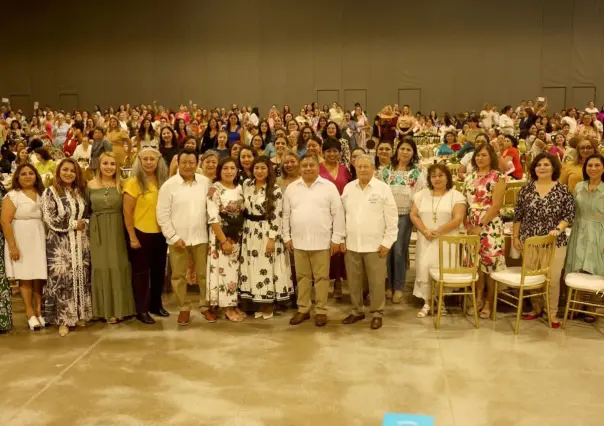SEGEY celebra a las mamás trabajadoras con emotivo homenaje en Yucatán
