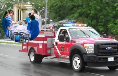 Policía que rescató a dos mujeres de incendio en la colonia México termina hospitalizado