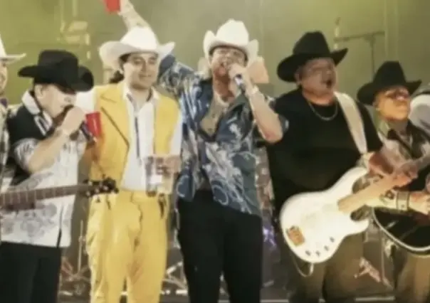 Grupo Firme le canta al despecho con su álbum "Evolución"