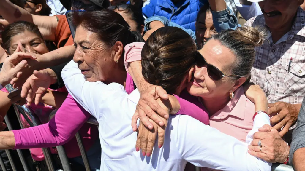 VIDEO l Claudia Sheinbaum felicita a las madres mexicanas: "cuidemos a las mamás, no solo el 10 de mayo"