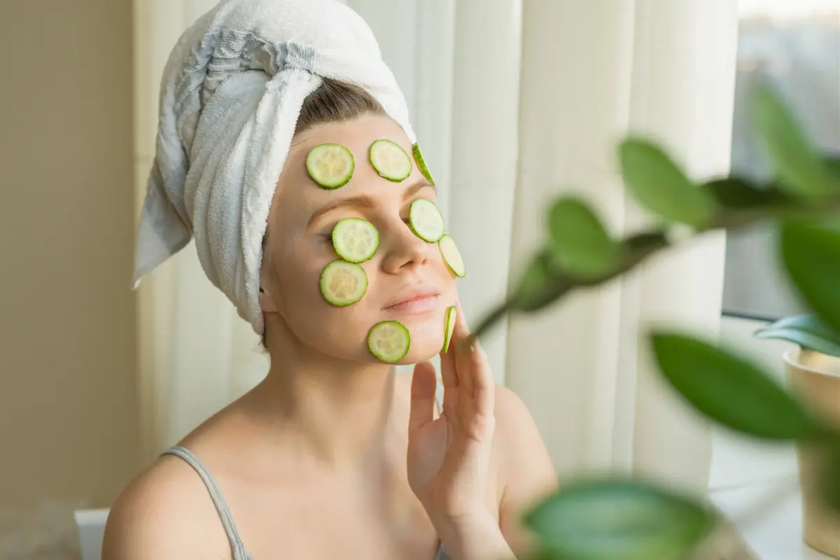 El pepino es uno de los ingredientes más utilizado para el cuidado de la piel facial. Foto: Canva