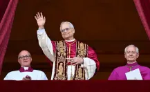 El Vaticano presenta el escudo y lema oficial del Papa León XIV