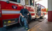 Galería | Mamá bombero es guardiana del hogar y de La Paz: ¡Feliz Día de las Madres!