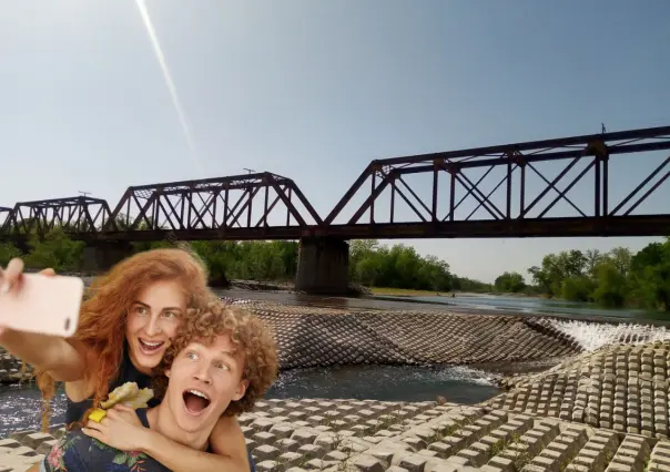 Este hermoso río de Tamaulipas con aguas cristalinas está bajo un puente ferroviario