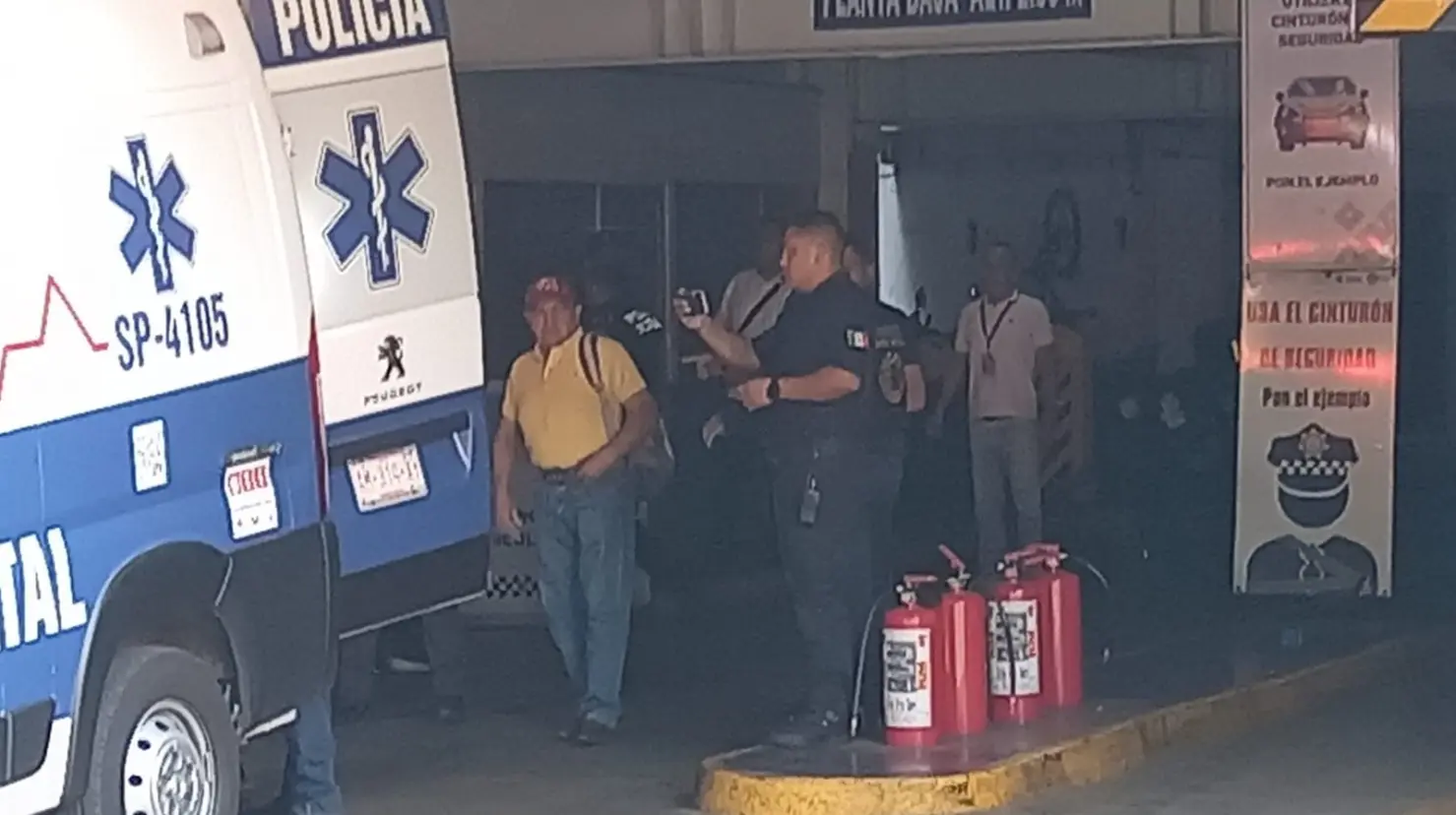 Detienen dentro de las instalaciones de SSP a 2 policías acusados de cometer secuestro exprés en Veracruz. Foto: SSP