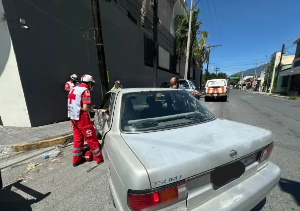 Accidente vial en Monterrey deja una persona lesionada