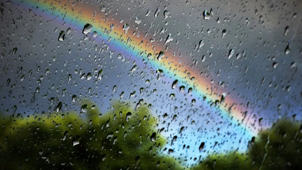 Arcoíris ilumina el cielo de CDMX en pleno Día de las Madres