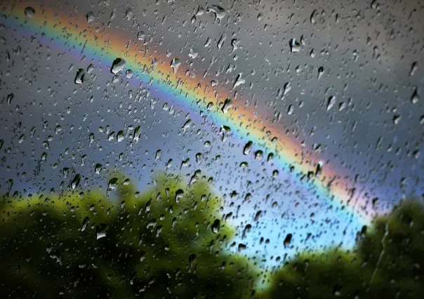 Arcoíris ilumina el cielo de CDMX en pleno Día de las Madres