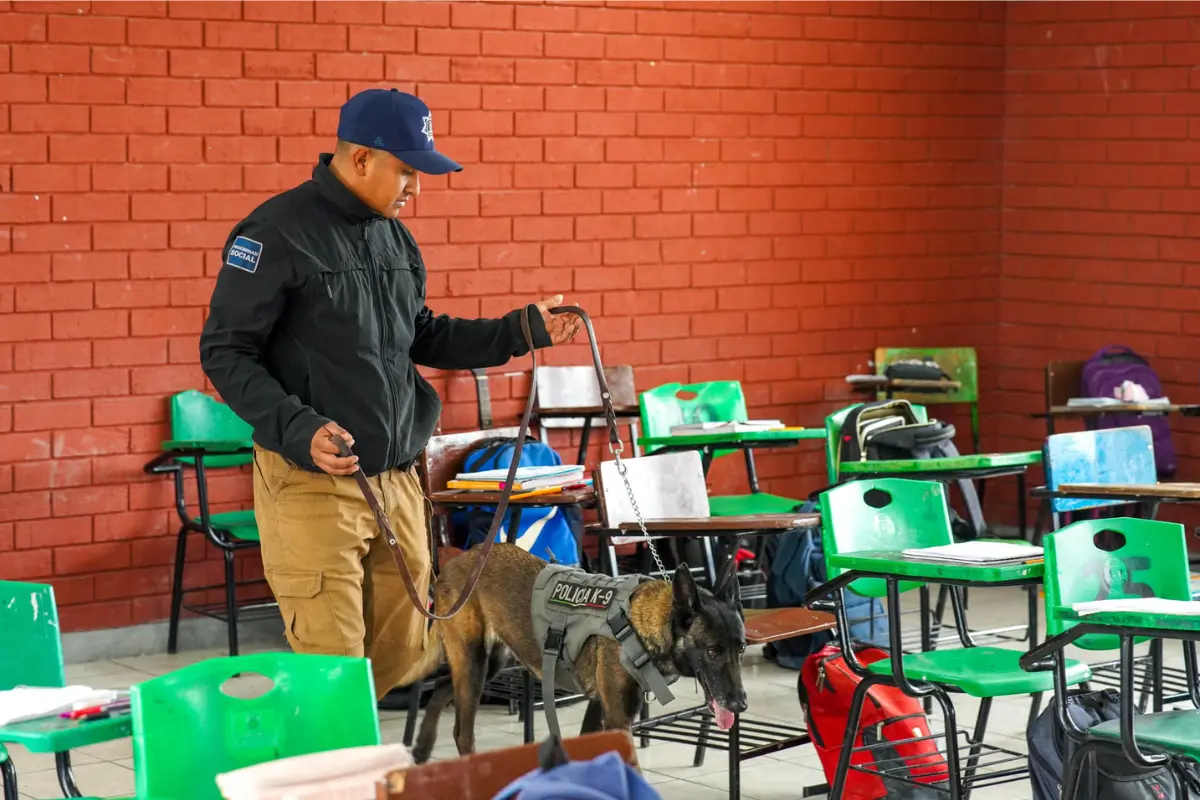 La prevención de riesgos en las escuelas es fundamental para el desarrollo académico y personal de los estudiantes. /Foto: FB Dirección de Seguridad Pública Municipal - Policía Torreón