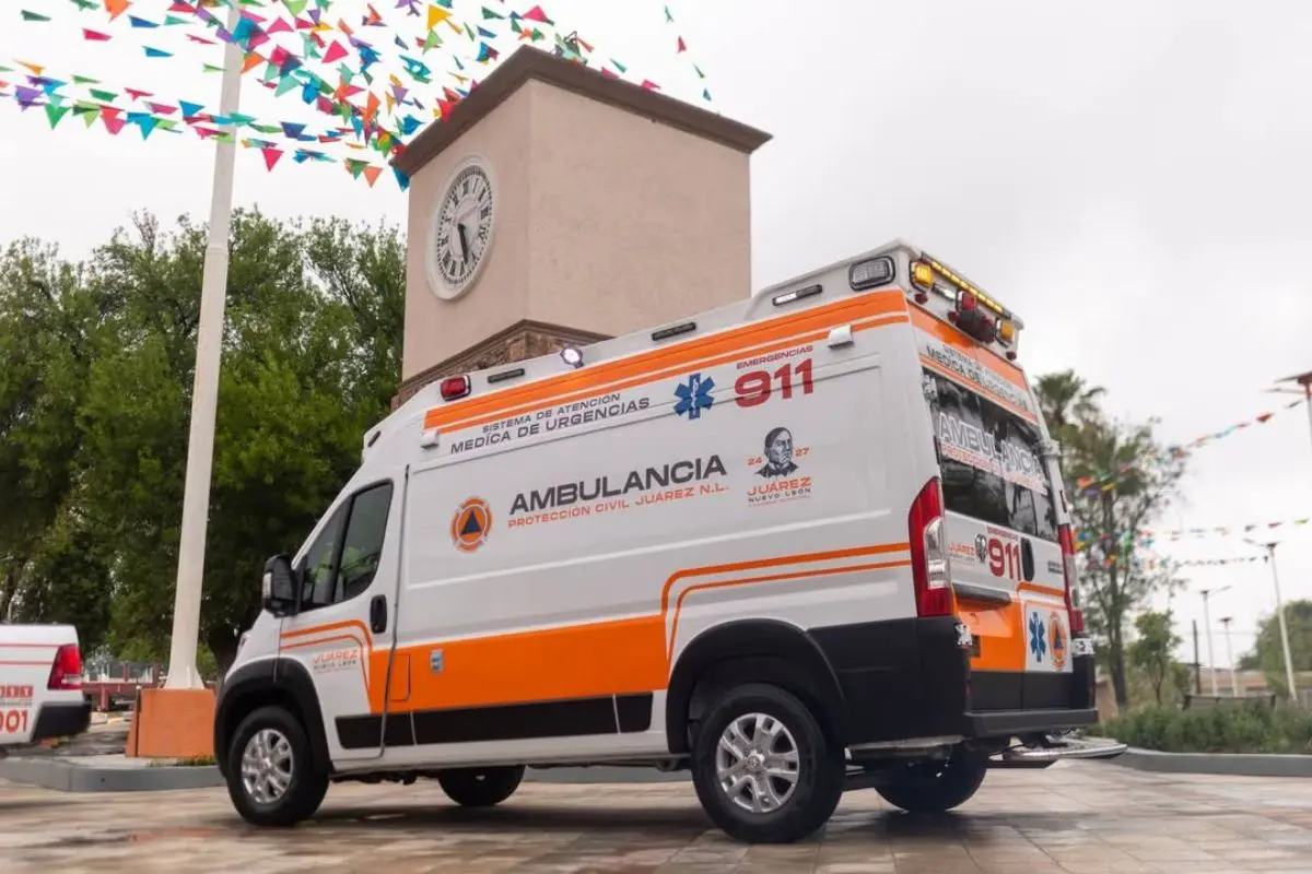 El municipio de Juárez, Nuevo León, sumó una nueva ambulancia a su sistema de atención médica. Foto: Gobierno de Juárez