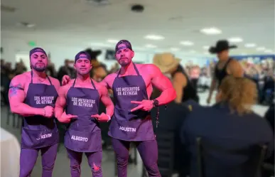 Estos son los meseros sensuales que festejaron el de Día de la Madre con sus bailes