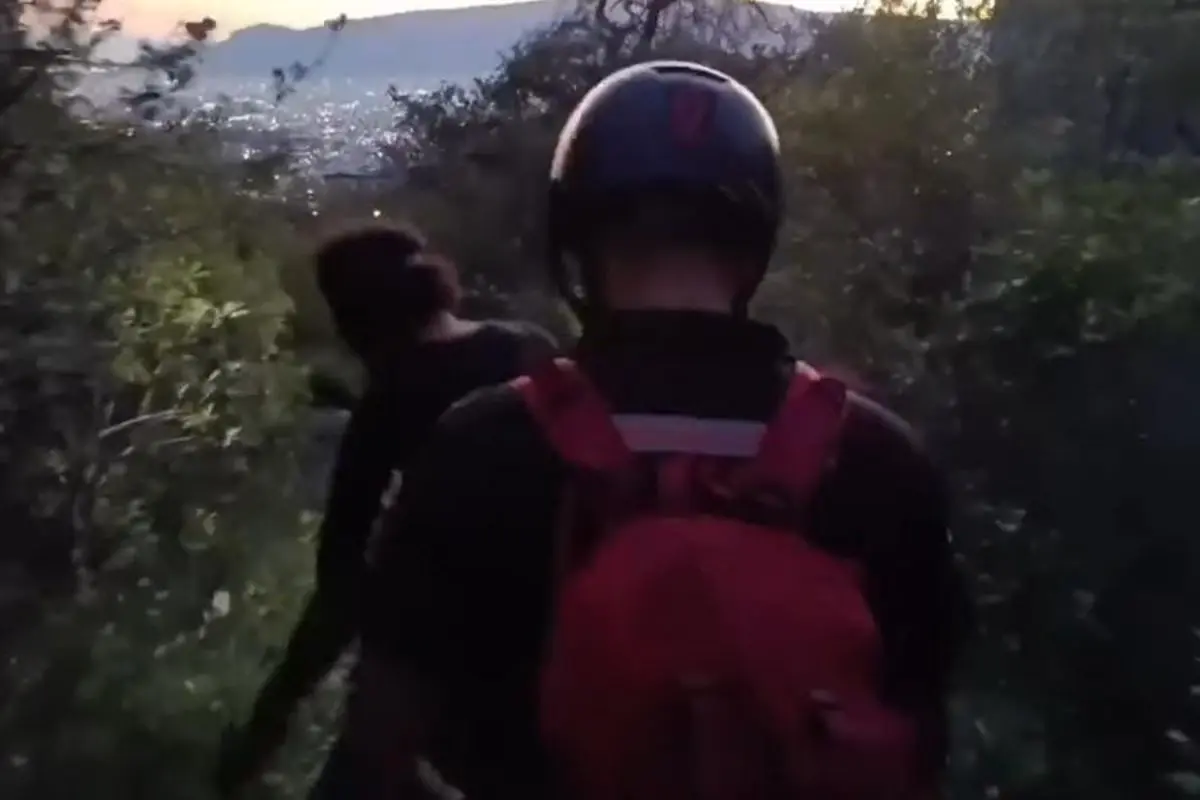 Elementos de Protección Civil de Nuevo León realizaron un operativo de rescate en la madrugada del domingo 11 de mayo. Foto: Protección Civil de Nuevo León