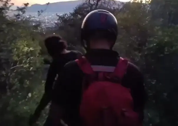 Protección Civil de Nuevo León realizaron obras de rescate a dos personas en el Cerro de las Mitras