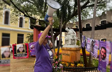 Mujeres exhiben a deudores alimentarios en tendedero en pleno Día de las Madres en Mérida