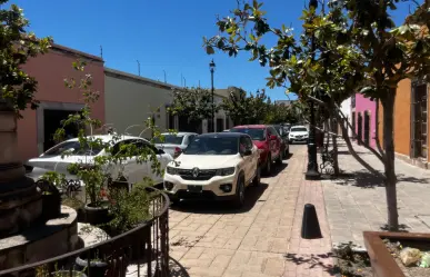 Corredor Analco es usado como un estacionamiento público
