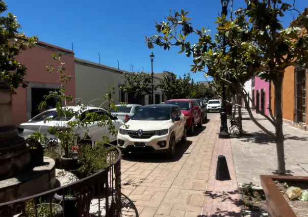 Corredor Analco es usado como un estacionamiento público