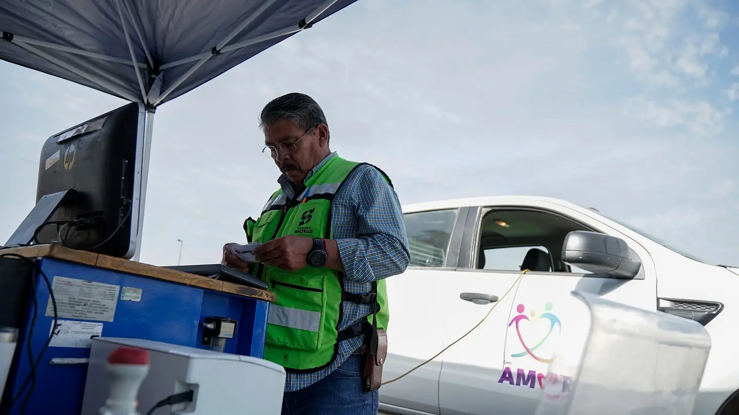 Verificación vehicular en Saltillo. Foto de DIF Saltillo.