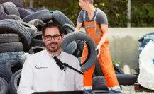 David de la Peña activa jornada de reciclaje de llantas en Santiago