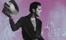 Christian Nodal regaña a un fan por intentar quitarle el sombrero durante su presentación en el Palenque de Hermosillo