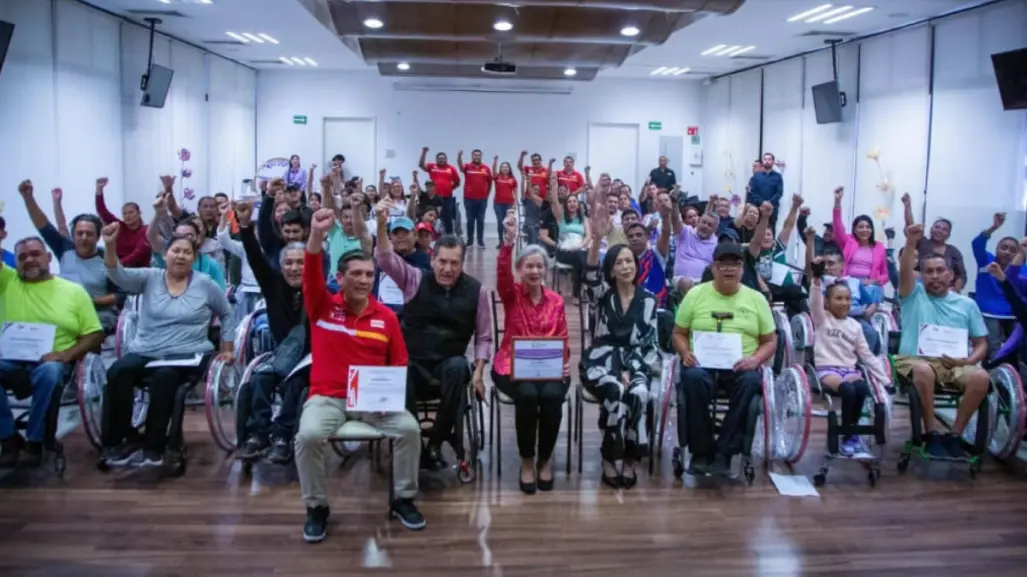 Entregan sillas de ruedas a personas con discapacidad el DIF Tamaulipas, Vida Independiente y OXXO