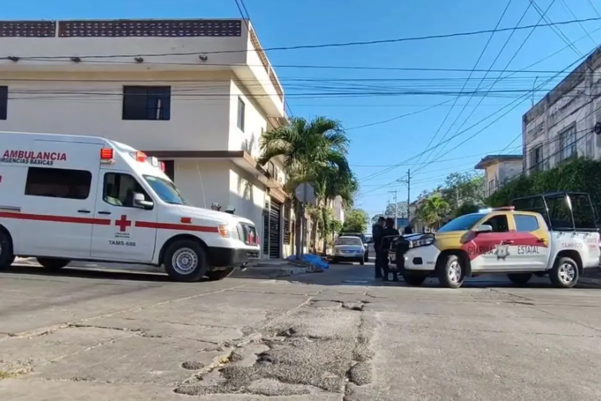 Los hechos ocurrieron en la calle Hidalgo en la colonia Tolteca, aún no se sabe el nombre de la persona fallecida | Foto: Axel Hassel