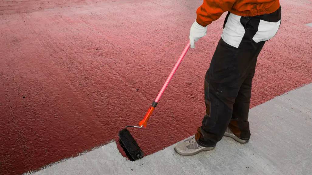 Así puedes reparar e impermeabilizar un techo agrietado de manera sencilla y efectiva