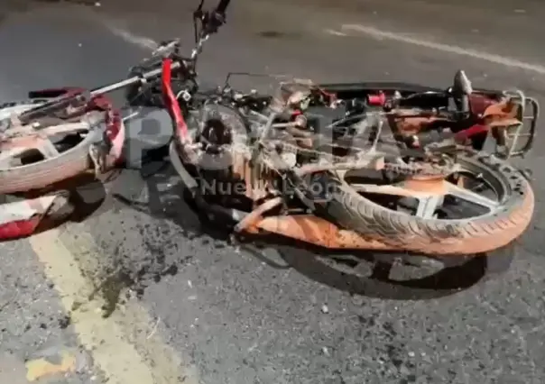 VIDEO | Motociclista sufre heridas graves tras ser atropellado en Apodaca