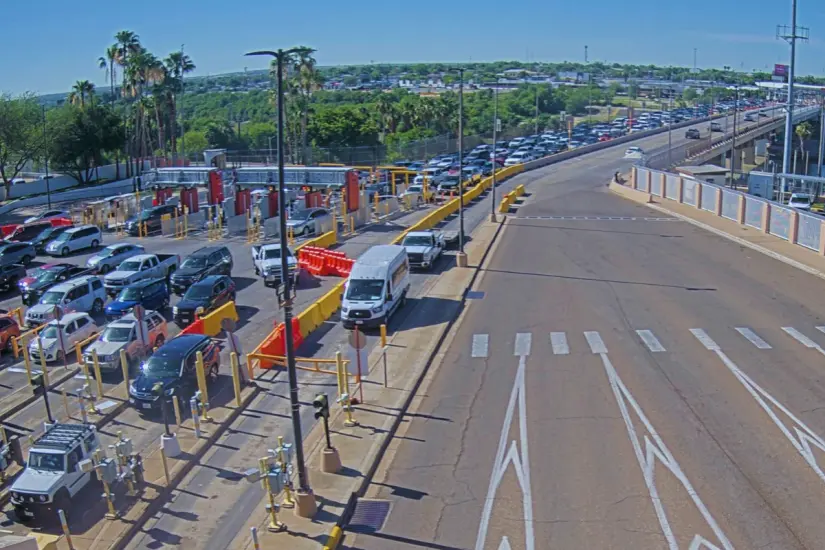 Se registran largas filas y tiempo de hasta más de una hora | Foto: cámaras