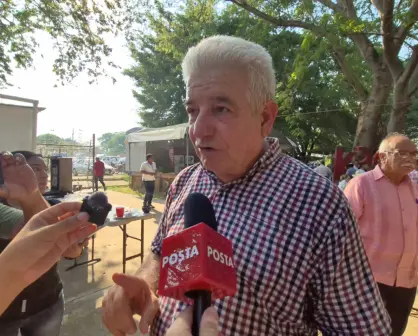 Estudiantes llaman buitre a hermano de AMLO en Tabasco