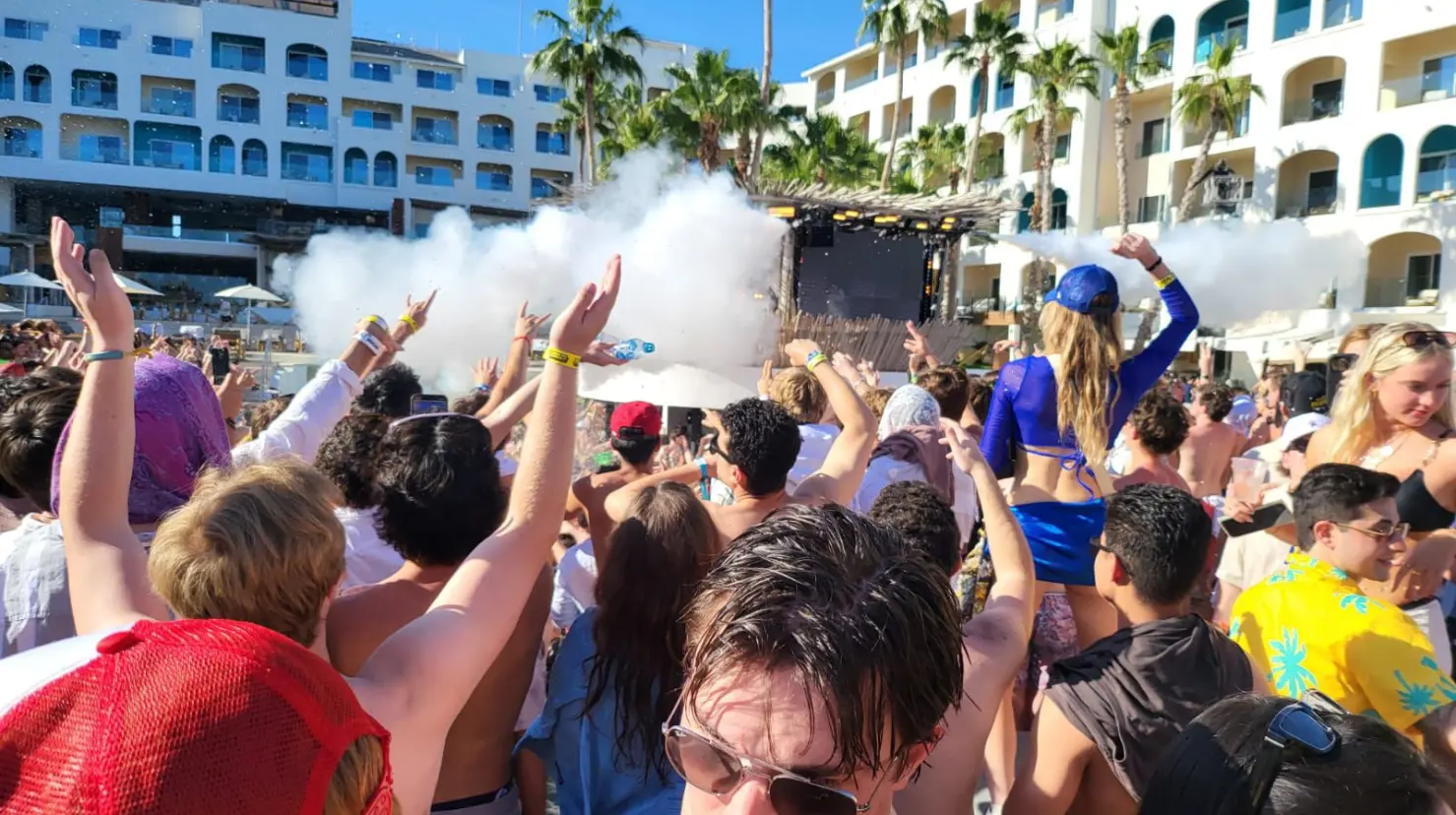 Durante las últimas semanas BCS ha vivido en los contrastes, mientras se han registrado hechos violentos, la ocupación hotelera a sido positivo. Foto: Cortesía