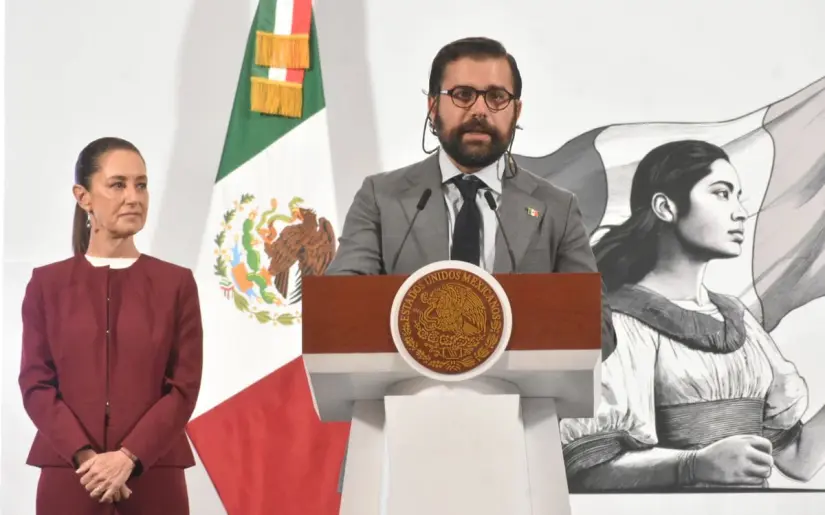 Alejandro Svarch y Claudia Sheinbaum. Foto: Enrique Pérez Huerta