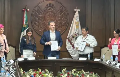 Adrián de la Garza firma convenio con 40 instituciones educativas para otorgar becas