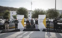 David de la Peña entrega nuevos uniformes a policías de Santiago