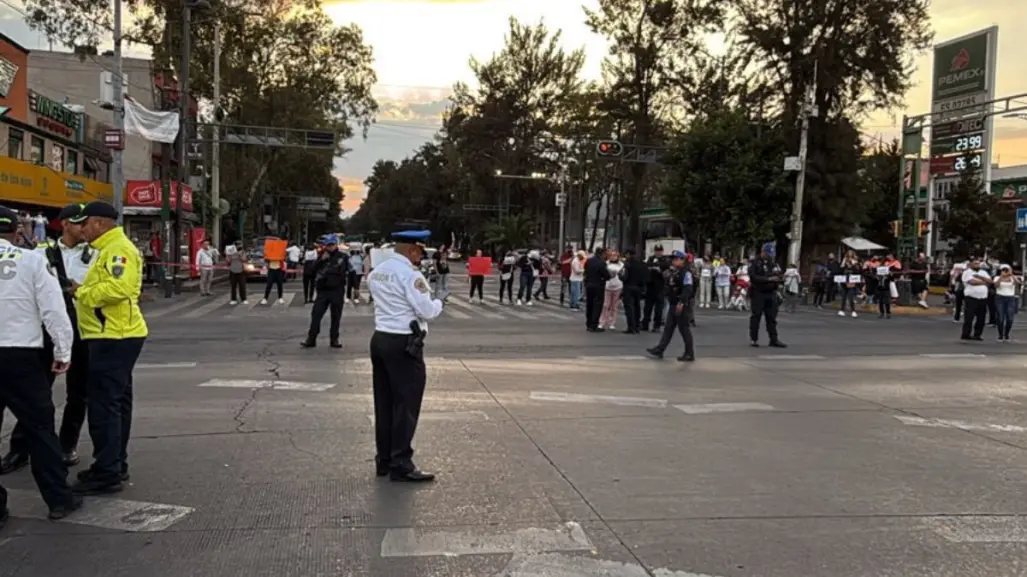 Protestan por cierre de la Academia Militarizada Ollín Cuauhtémoc tras muerte de estudiante