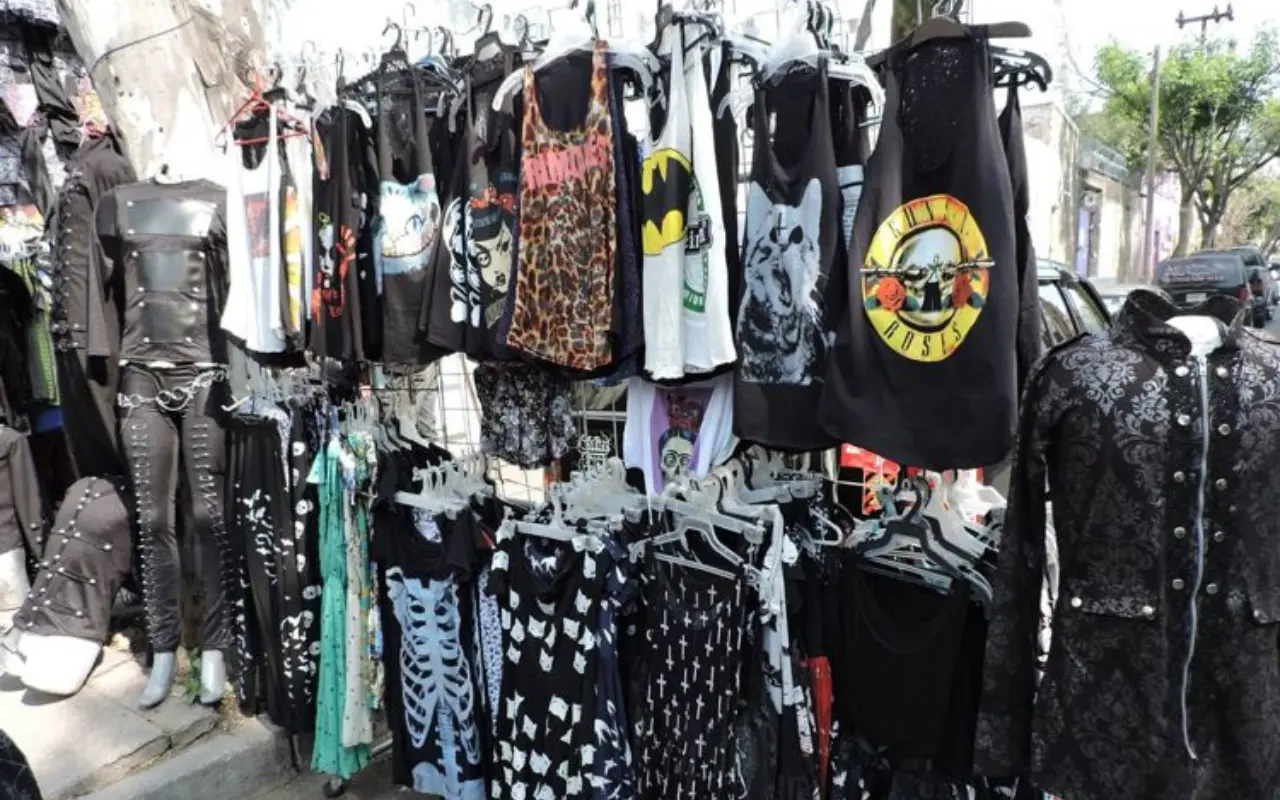 El espíritu contracultural del Tianguis del Chopo se extiende al Edomex, llevando música, arte y rebeldía a nuevas calles. Foto: Google Fotos (Canva)