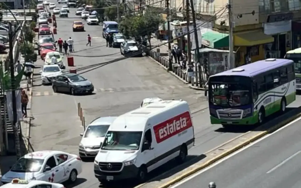 Diálogo entre transportistas y gobierno de Edomex evita paro de transporte público. Foto: POSTA (Canva)