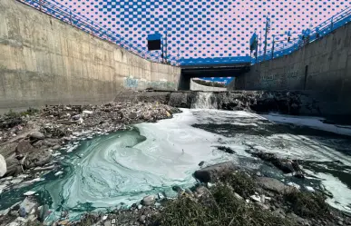 Reportan derrame de líquido azul en arroyo Topo Chico en San Nicolás