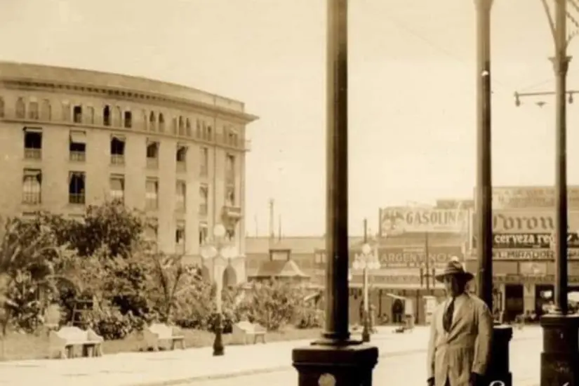 Edificio vasco en el centro de Tampico. Foto. Axel Hassel