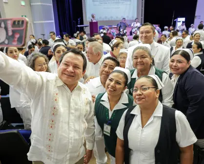 Gobierno de Yucatán rinde homenaje a enfermeras y enfermeros en su día