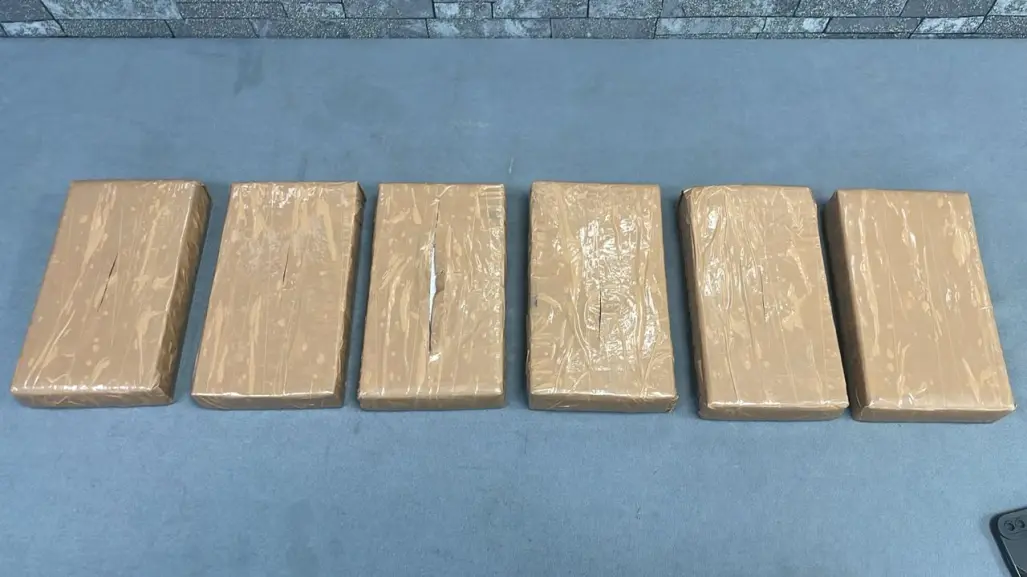 FGR detiene a dos mujeres con cocaína en General Bravo, Nuevo León