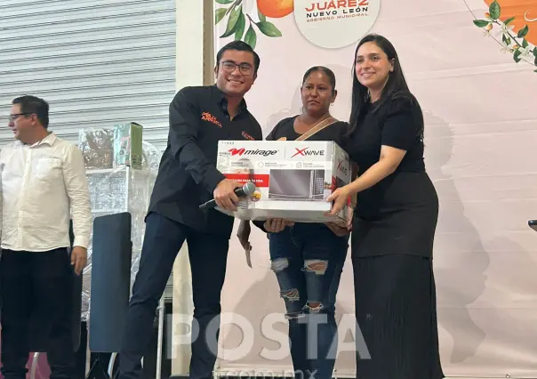 Félix Arratia celebra a madres de Juárez con mariachi y sorpresas