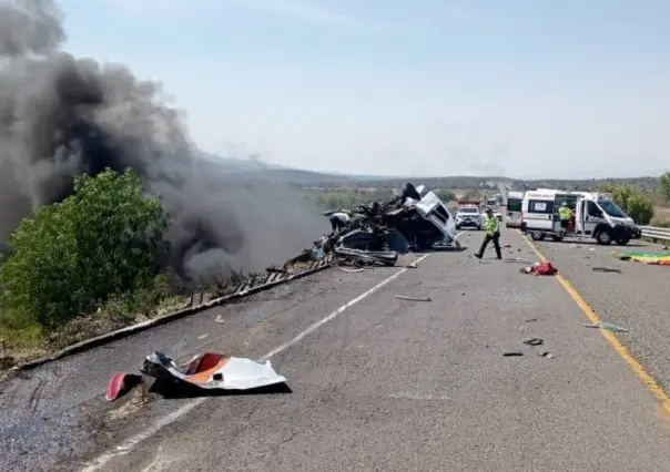 Accidente fatal en la Cuacnopalan-Oaxaca deja al menos  21 muertos