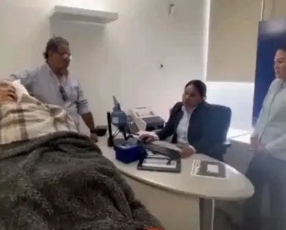 VIDEO | BBVA obliga a abuelita de 96 años a ir en camilla a cobrar su pensión