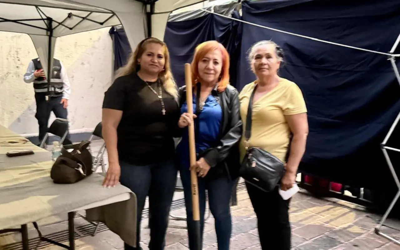 Ceci Flores junto a Rosario Piedra. Foto: X (@CeciPatriciaF)